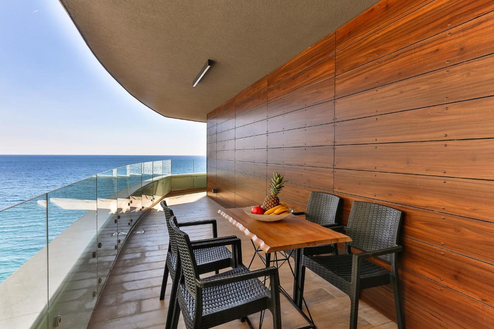 Maresia Boutique Suites Budva Exteriör bild