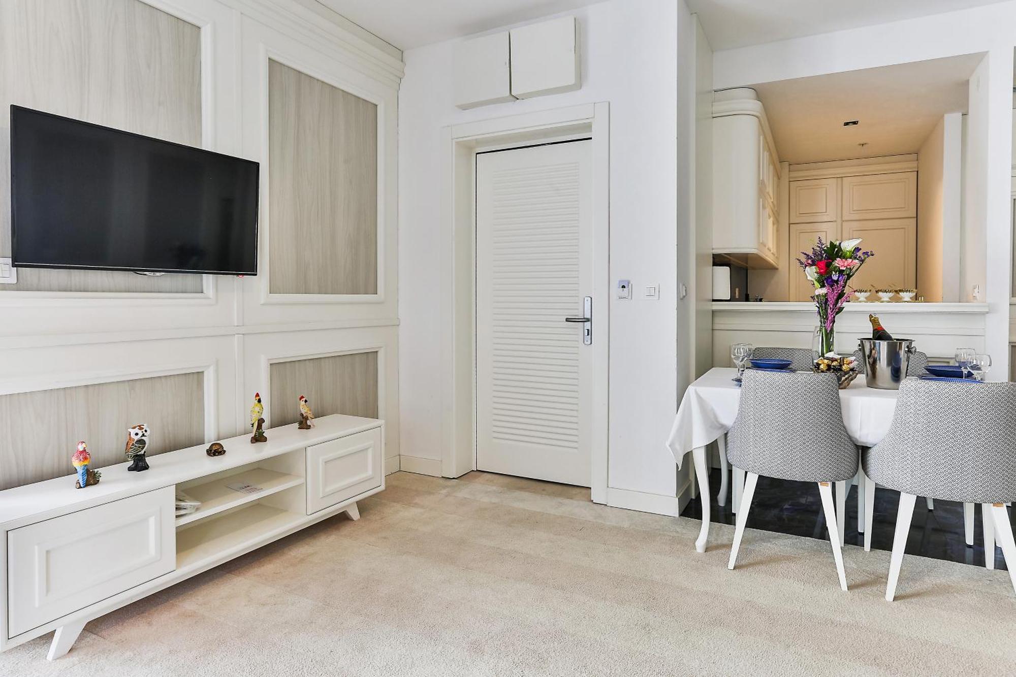 Maresia Boutique Suites Budva Exteriör bild