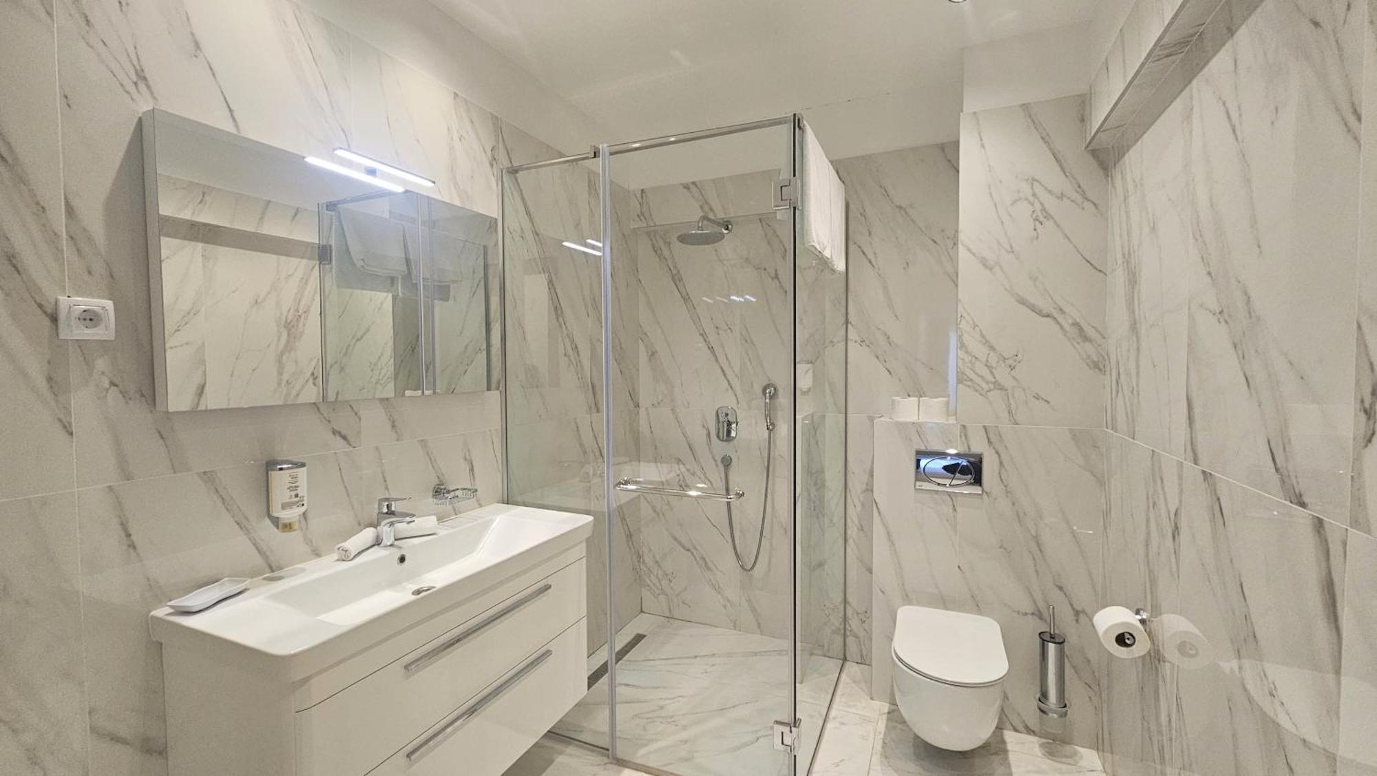 Maresia Boutique Suites Budva Exteriör bild