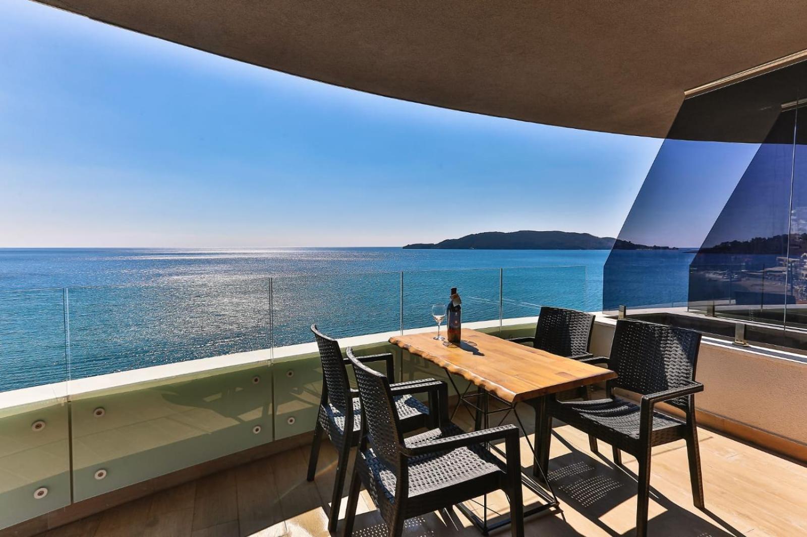 Maresia Boutique Suites Budva Exteriör bild