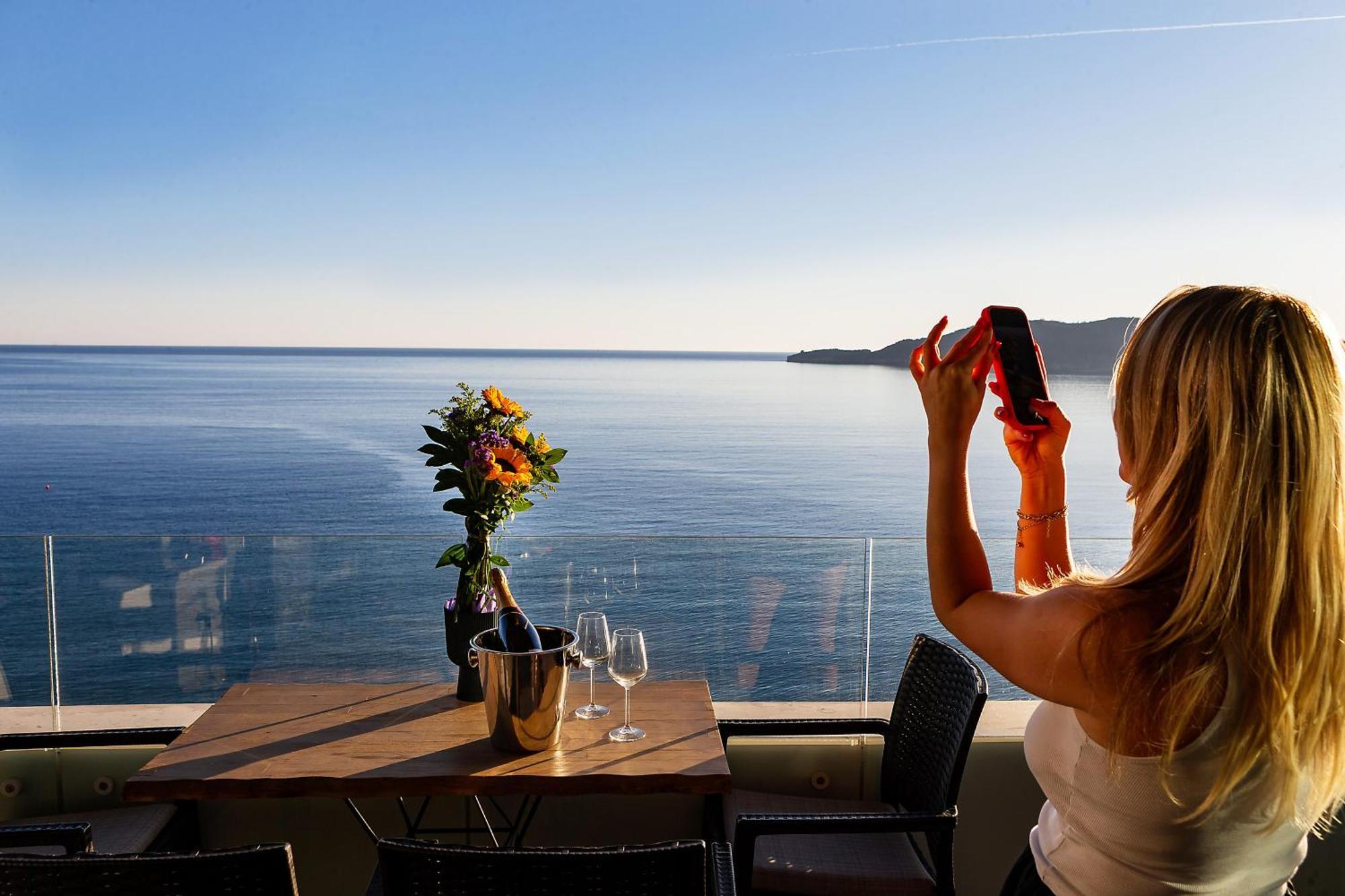 Maresia Boutique Suites Budva Exteriör bild